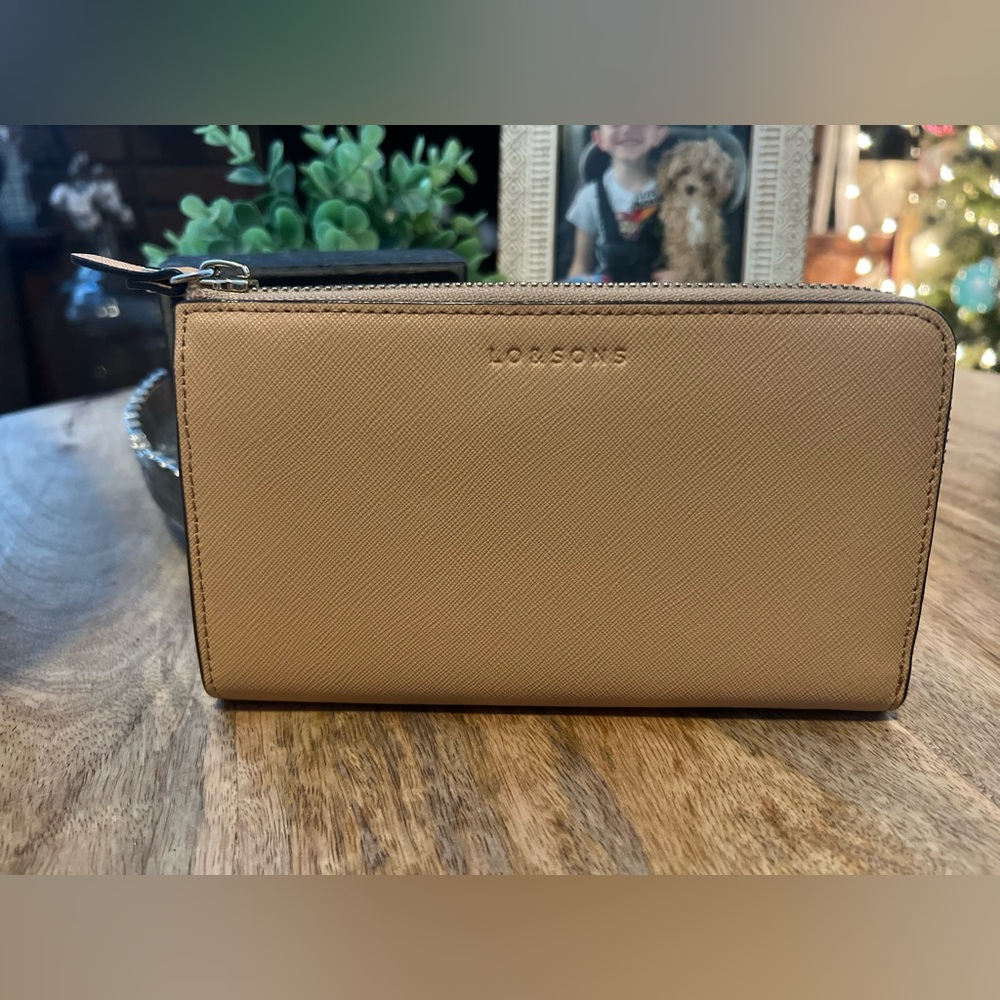 Lo & Sons Magnolia Wallet in Tan Saffiano Leather